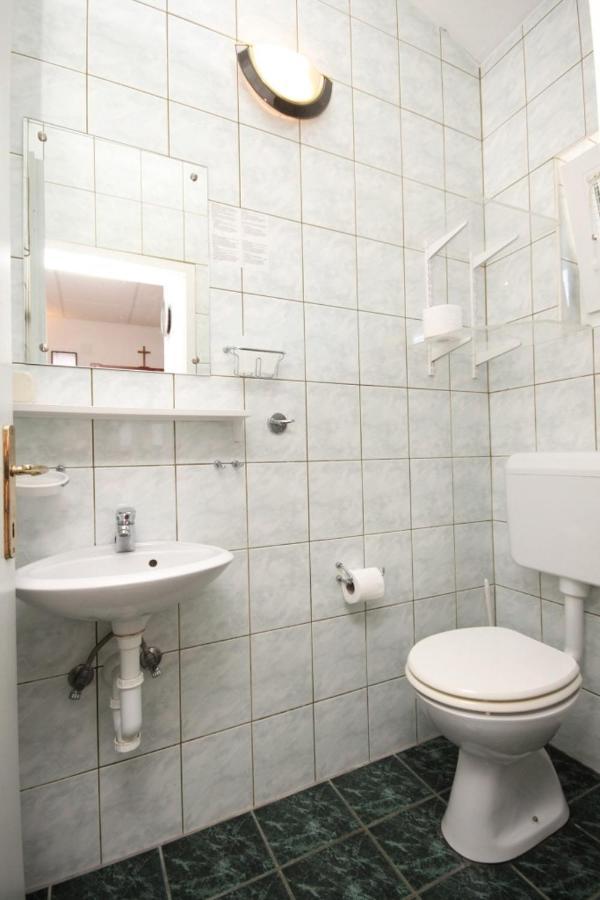 Apartments With A Parking Space Preko, Ugljan - 8224 외부 사진