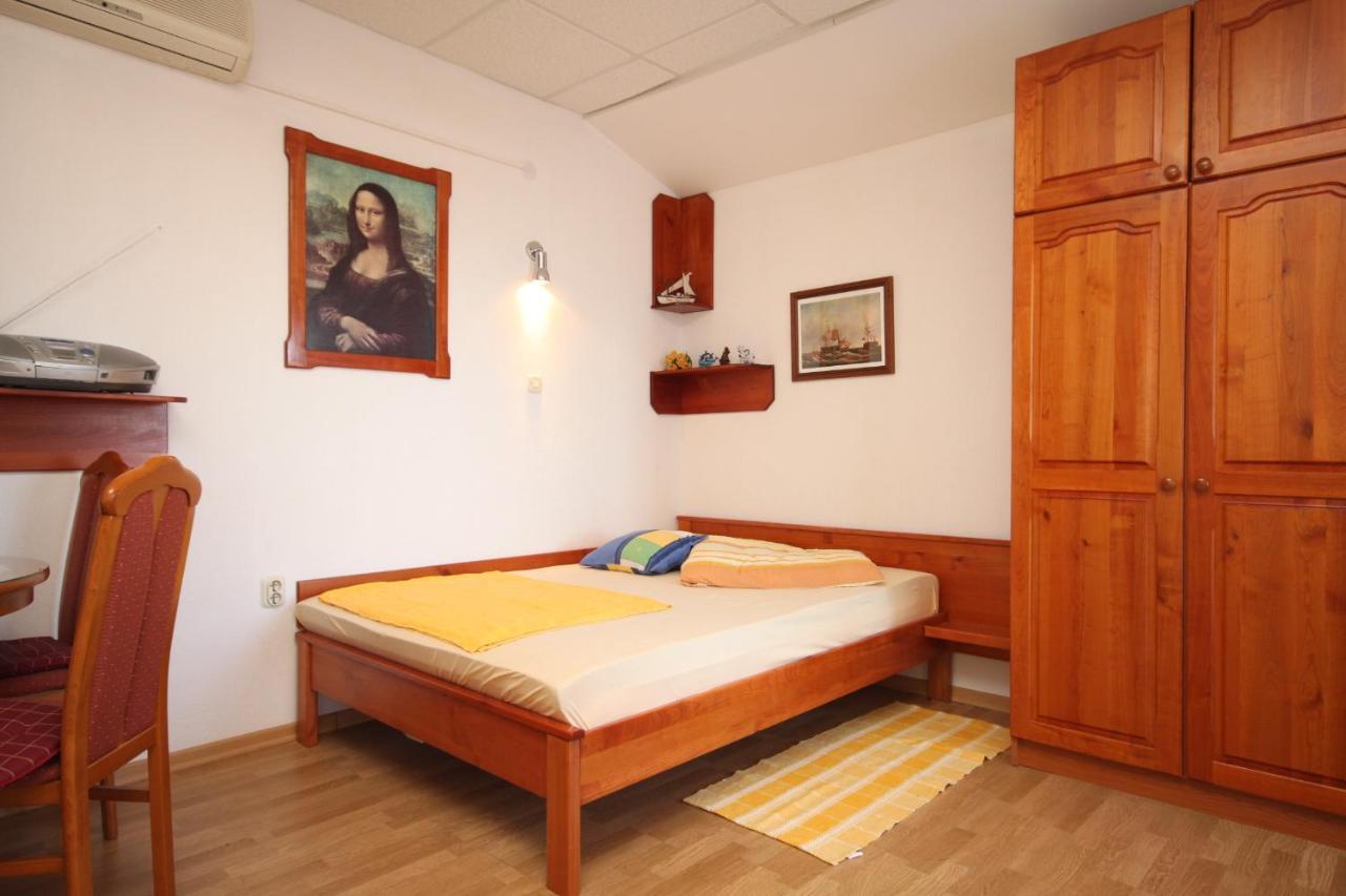 Apartments With A Parking Space Preko, Ugljan - 8224 외부 사진