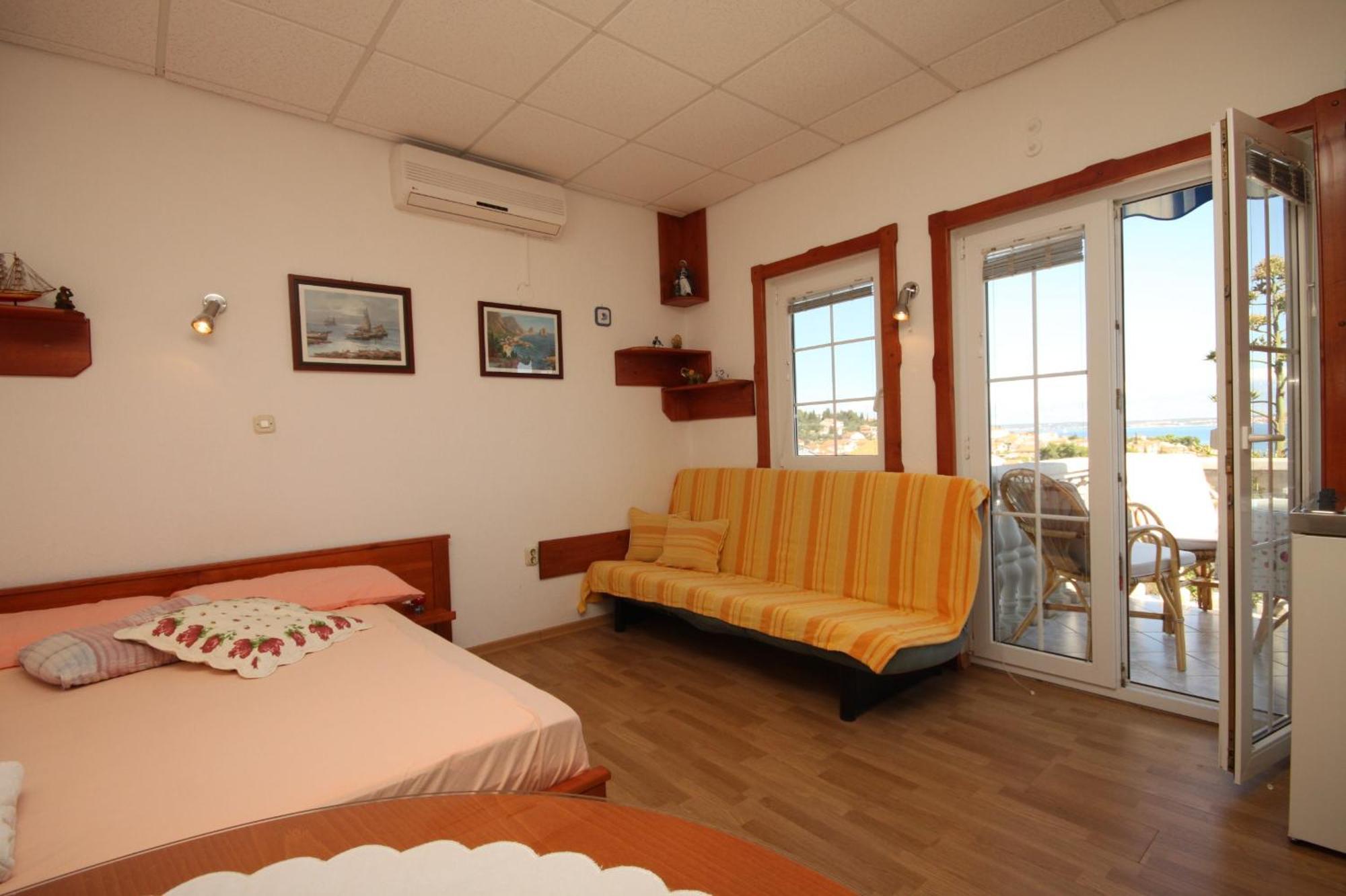 Apartments With A Parking Space Preko, Ugljan - 8224 객실 사진