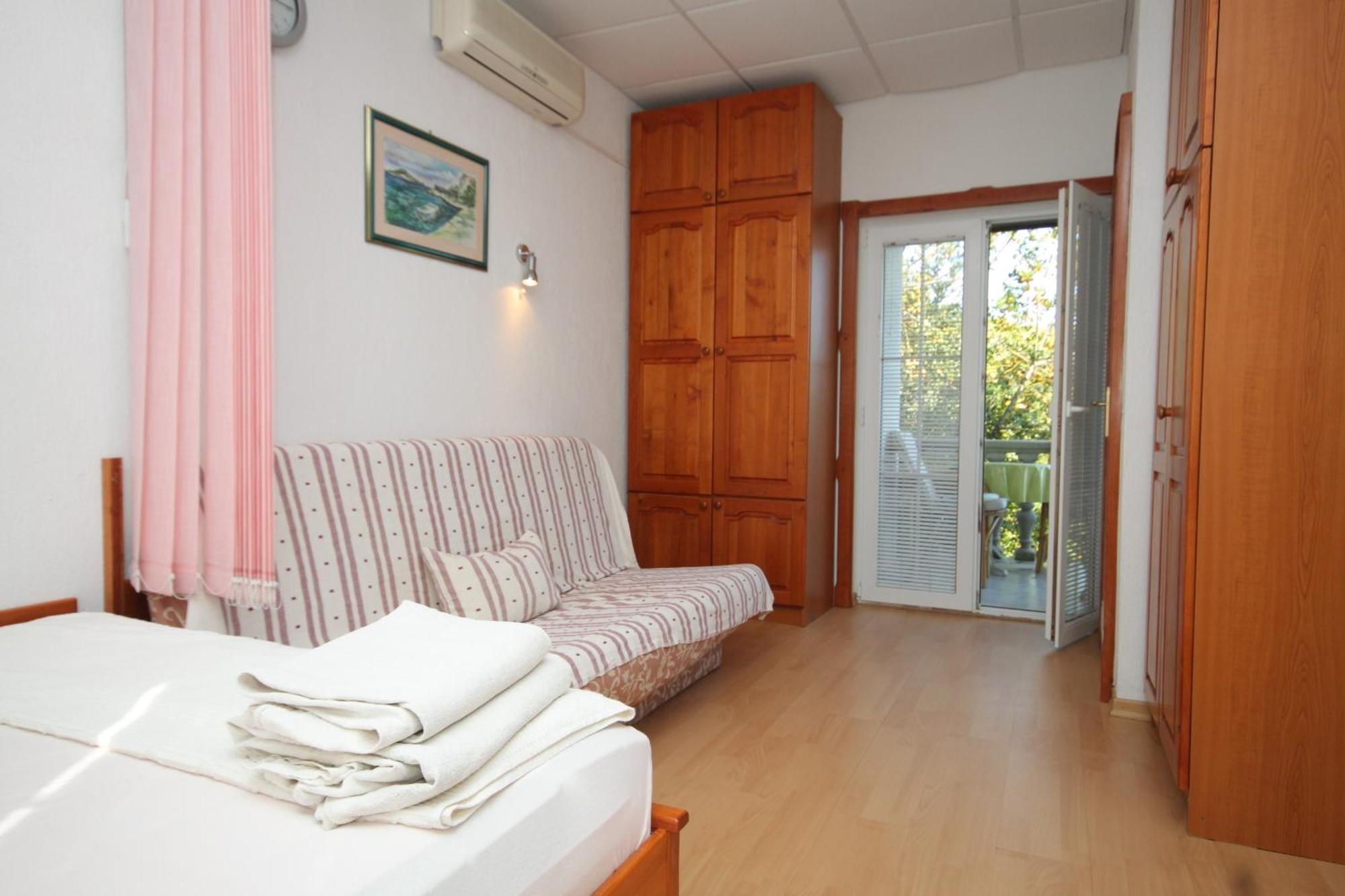 Apartments With A Parking Space Preko, Ugljan - 8224 객실 사진