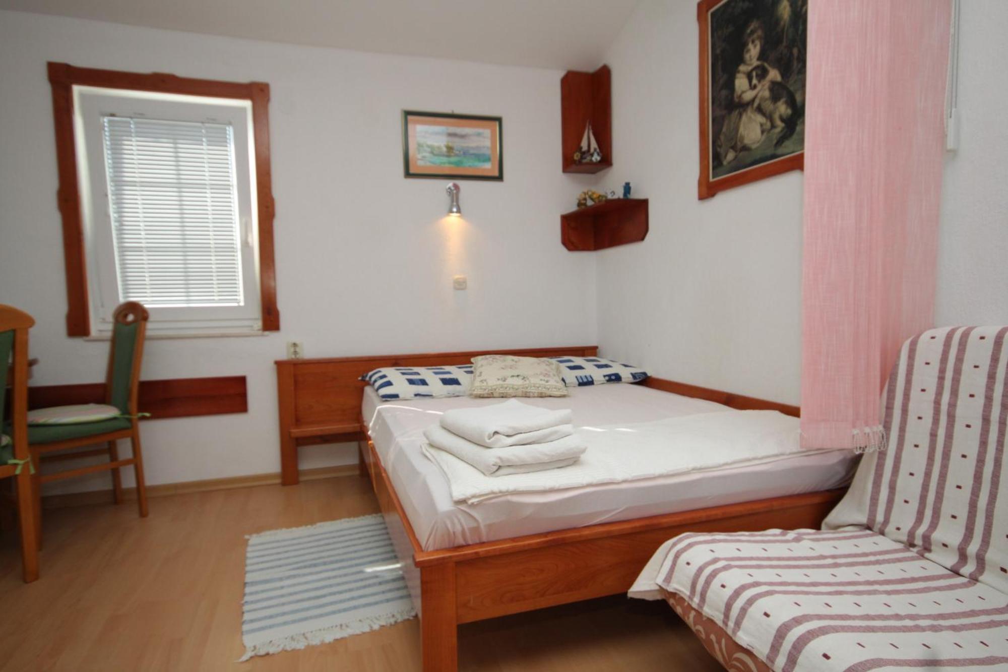 Apartments With A Parking Space Preko, Ugljan - 8224 객실 사진